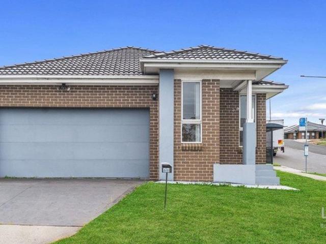 Modern Single Level Living in a Prime Middleton Grange Location