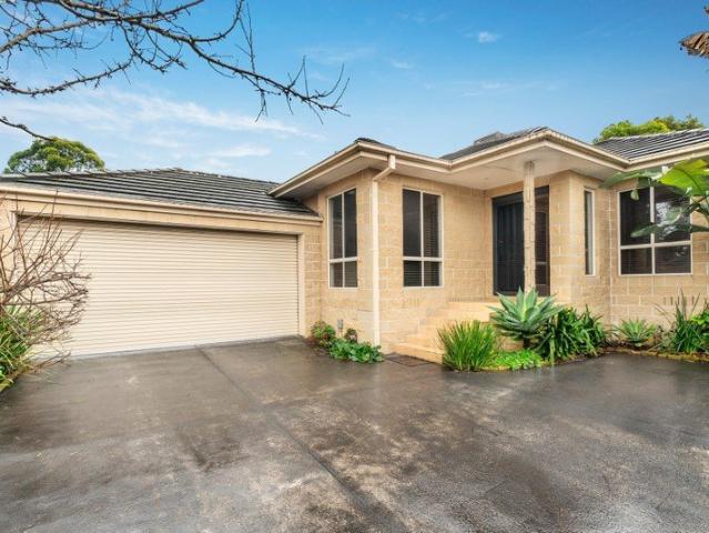 Modern Single Level Unit in a Peaceful Rear Position in Croydon North