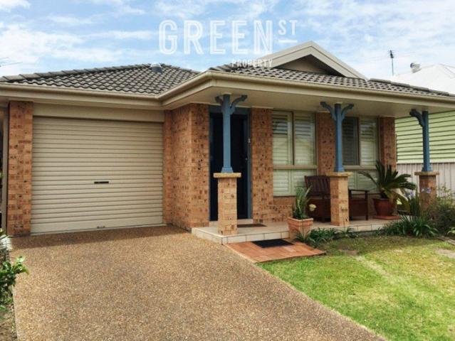 Modern, Single Level Villa in Convenient Mayfield
