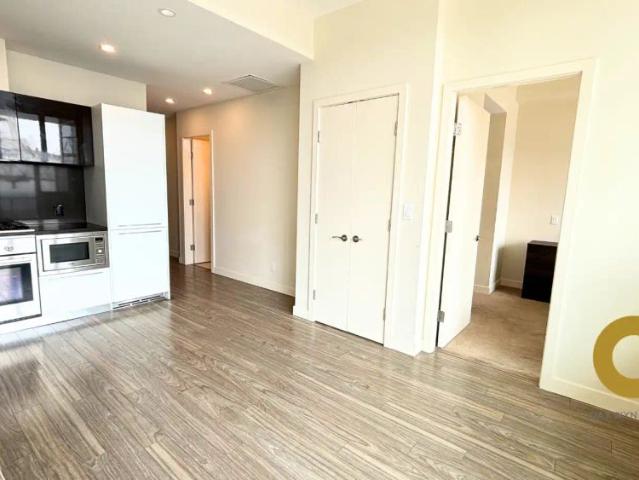 Modern & Sleek 2 Bed, 2 Bath in the Heart of Metrotown! — 1606