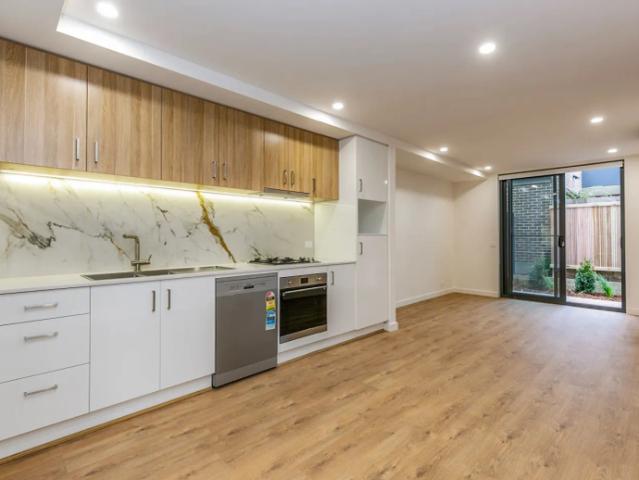 Modern, Sleek & Stylish Apartment!