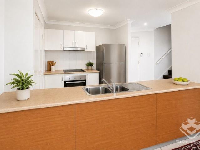 Modern Spacious 3 + 1 Bedroom Corner Block Townhouse