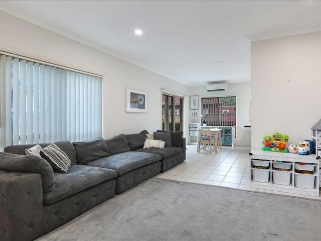 Modern & Spacious 3 Bedroom Townhouse in Prime Tarrawanna Location