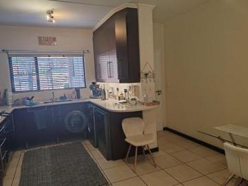 modern spacious 2 bed 1 bath garden!