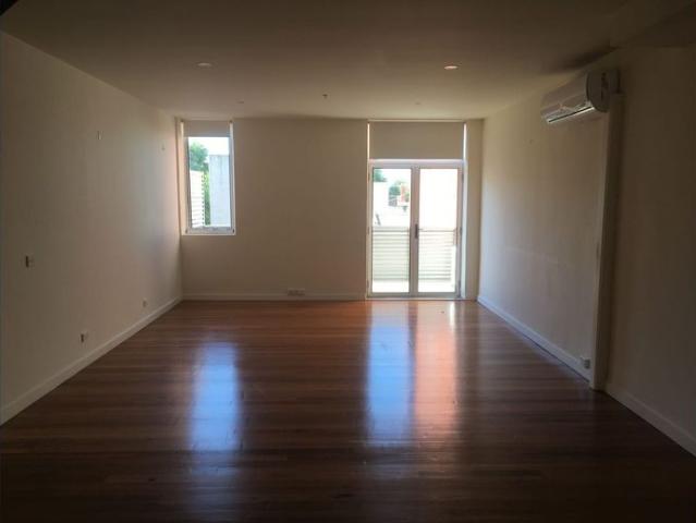 Modern Spacious 2 Bedroom Apartment CBD Geelong