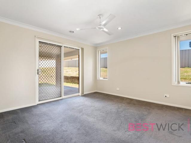 Modern & Spacious 4 Bedroom Family Home