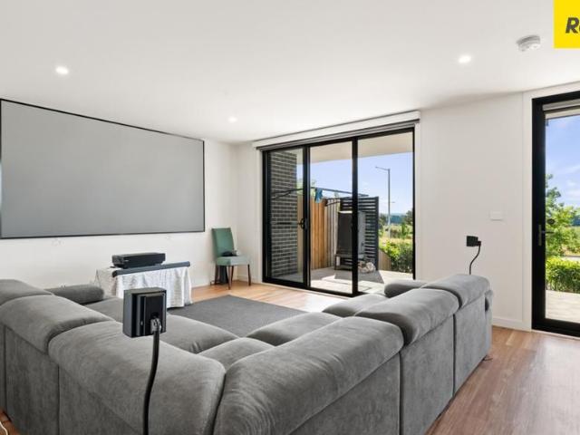 Modern & Spacious 4 Bedroom + Study Townhouse