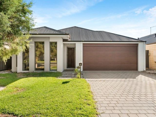 Modern & Spacious 4x2 Family Home in Prime Wellard Location