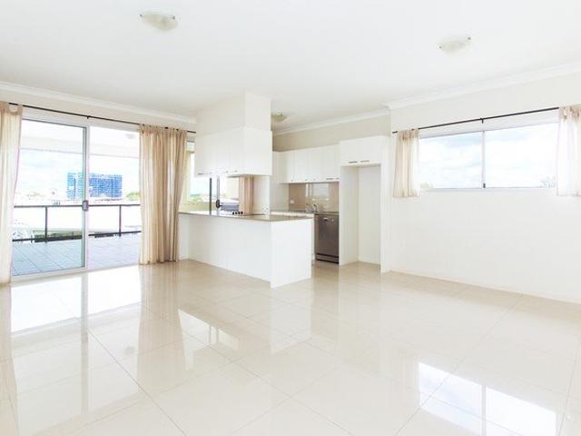 Modern, Spacious & Conveniently Positioned 2 Bedroom Apartment