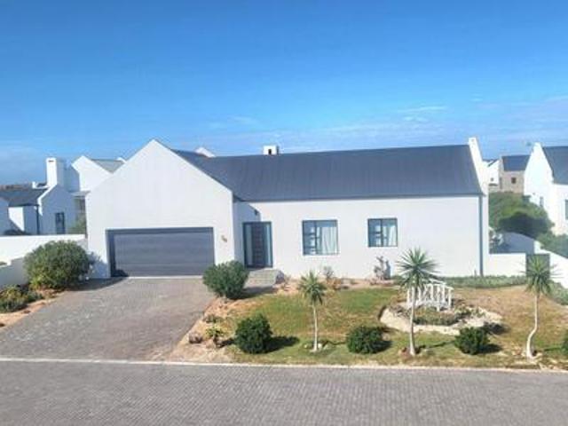 modern, spacious and very neat three.