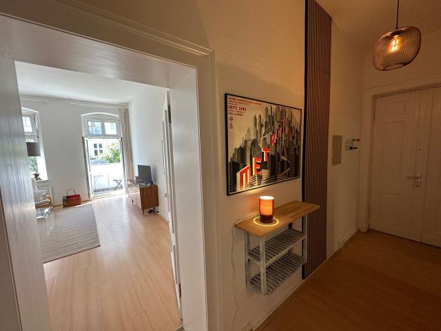 Modern, spacious Altbau home in prime Location, Berlin Amsterdam Apartments for Rent