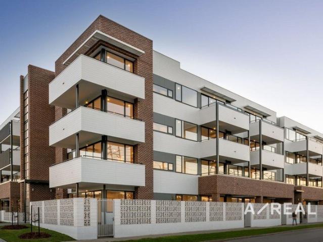 Modern & Spacious Apartment in the Heart of Clayton South
