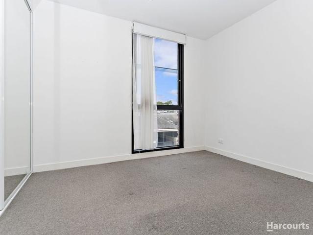Modern & Spacious Apartment in the Heart of Doncaster East