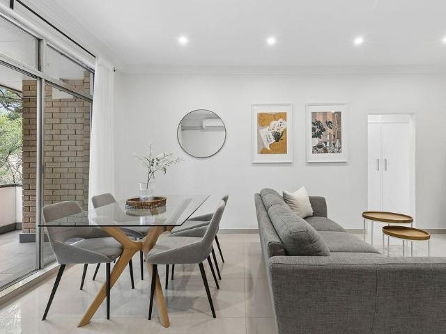 Modern Spacious Apartment Walk to Station & Hurstville CBD