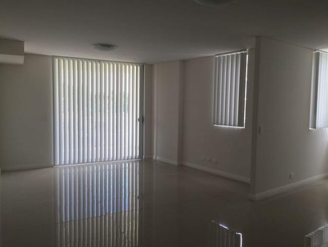 Modern & Spacious Apartment!