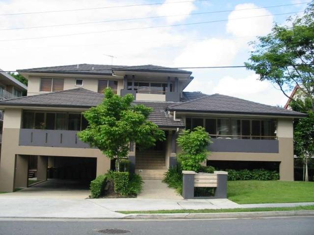 Modern spacious good size unit