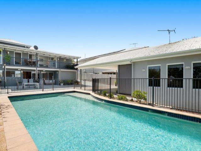 Modern Spacious Granny Flat with Shared Pool Water & Elecricity Included!
