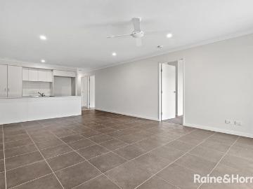 Modern & Spacious Duplex in a Great Location