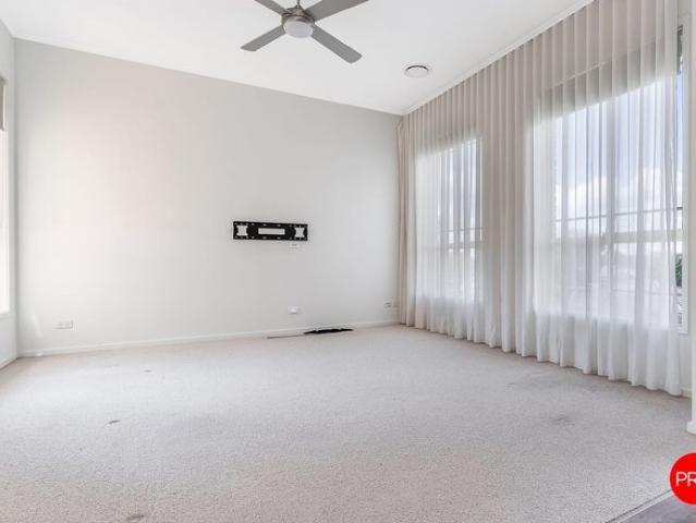 Modern, spacious, excellent location!