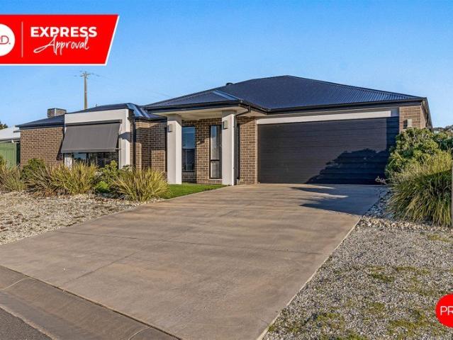 Modern, spacious, excellent location!