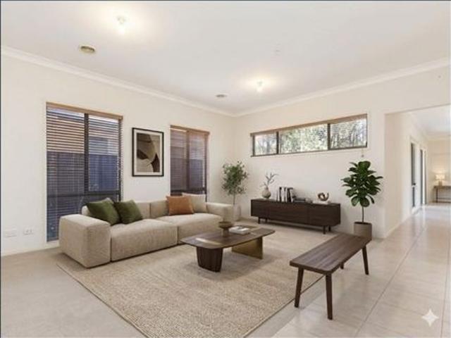 Modern & Spacious Four Bedroom Family Home