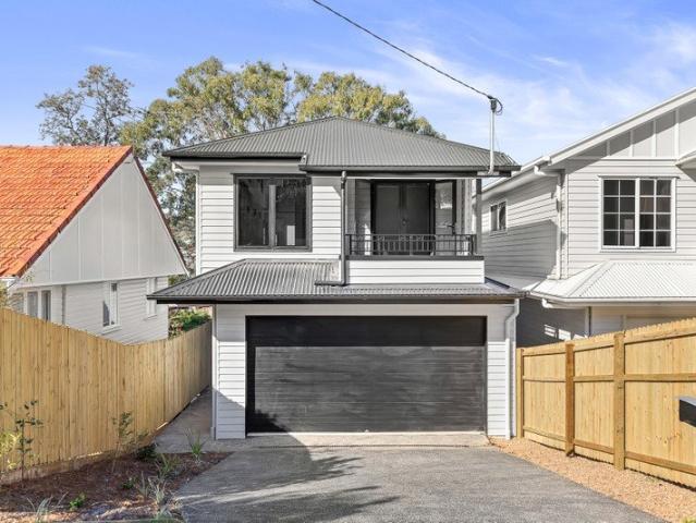 Modern, spacious Family Home!