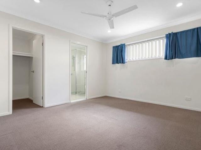 MODERN & SPACIOUS FAMILY HOME FOR RENT!