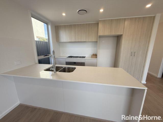 Modern & Spacious Family Home in the Heart of Leppington