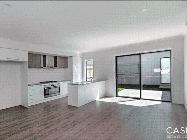 Modern & Spacious Family Living in the Heart of Cranbourne North