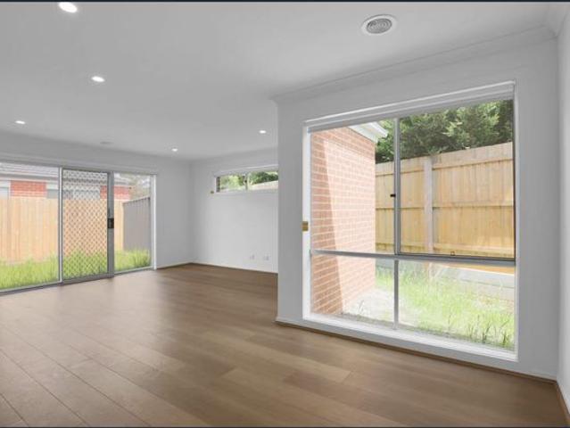 MODERN SPACIOUS HOME!