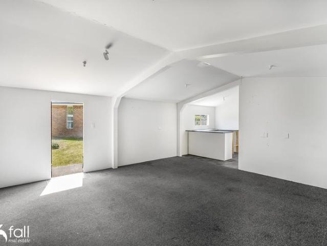 Modern Spacious Home with Studio and Solar Panels