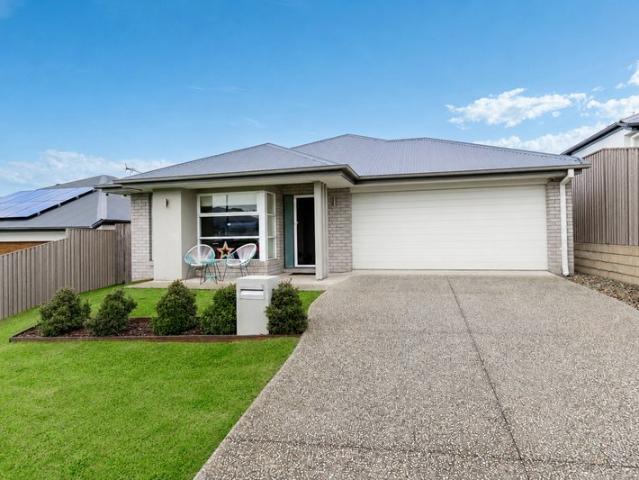 MODERN SPACIOUS HOME PERFECT LOCATION