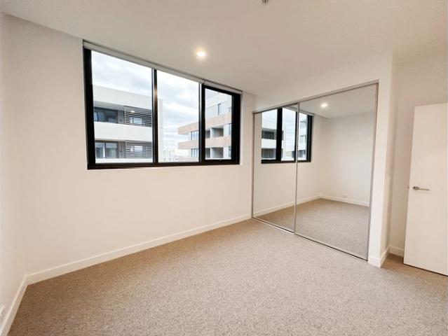 Modern & Spacious One Bedroom Apartment in Clayton South