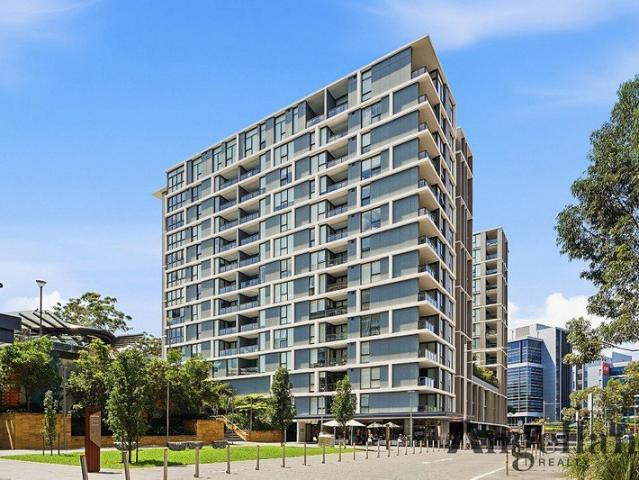 Modern Spacious One Bedroom Apartment in Prime North Ryde Location