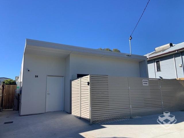 Modern Spacious One Bedroom Unit ? Fully Furnished, All Bills Included