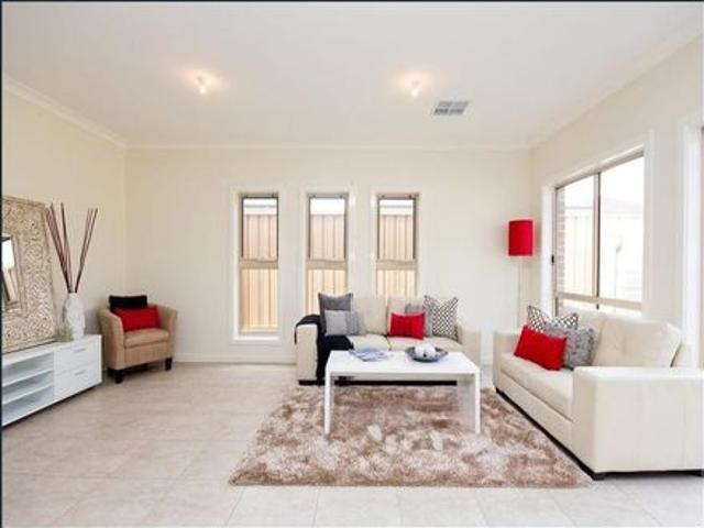 Modern & Spacious Low Maintenance Courtyard Home