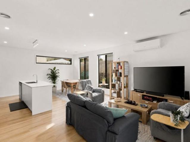 Modern, Spacious & Low Maintenance Living!