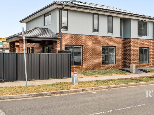 Modern & Spacious Living at its Best! Monthly gardening included