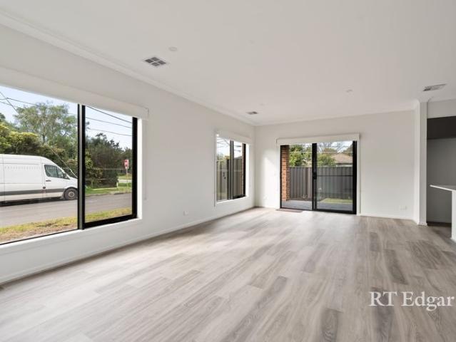 Modern & Spacious Living at its Best! Monthly gardening included