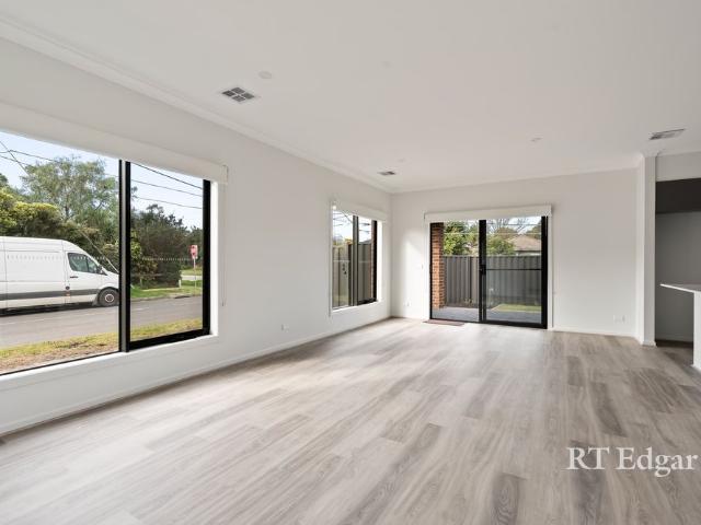 Modern & Spacious Living at its Best! Monthly gardening included