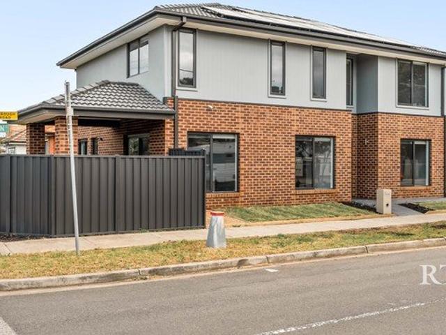 Modern & Spacious Living at its Best! Monthly gardening included