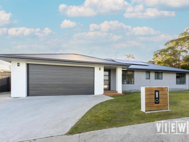 Modern, Spacious Living in a Peaceful Cul de Sac