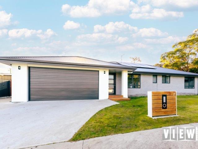 Modern, Spacious Living in a Peaceful Cul de Sac