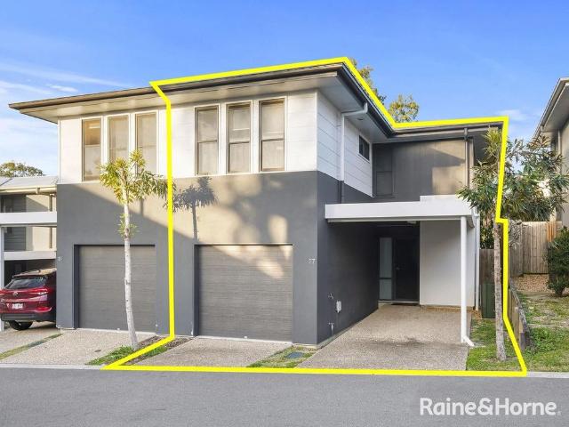 Modern & Spacious Living in great location