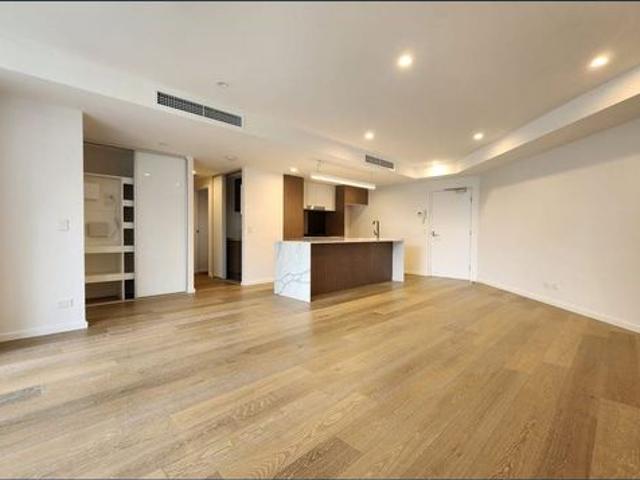 Modern & Spacious Living in Seven Hills!