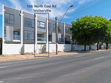 Modern Spacious Living & Private Courtyard!