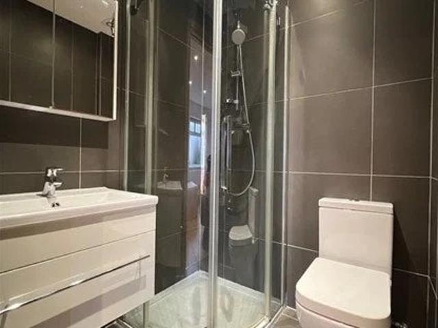 Modern spacious Studio NW4