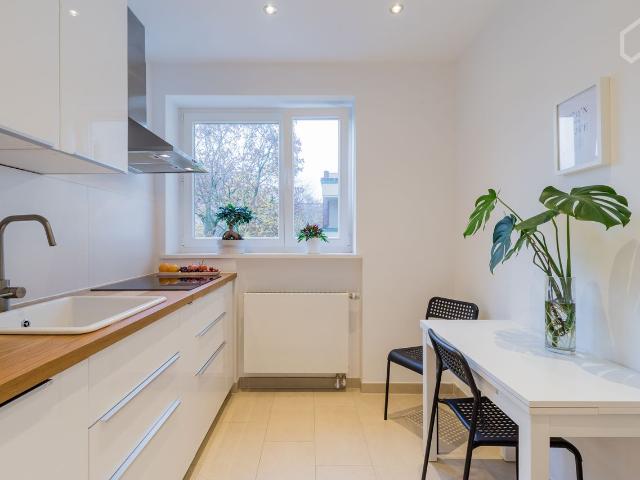 Modern, spacious & stylisch home with balcony Kurfürstendamm 10 minutes walking distance, Berlin Amsterdam Apartments for Rent