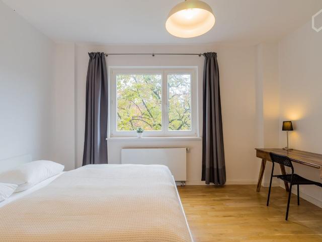 Modern, spacious & stylisch home with balcony Kurfürstendamm 10 minutes walking distance, Berlin Amsterdam Apartments for Rent