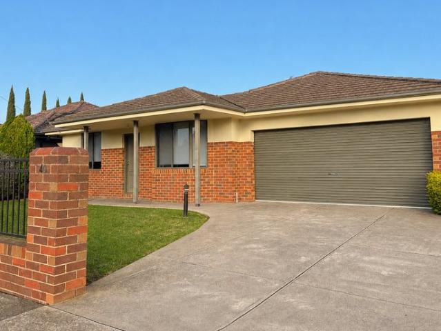 Modern, Spacious & Perfectly Positioned!